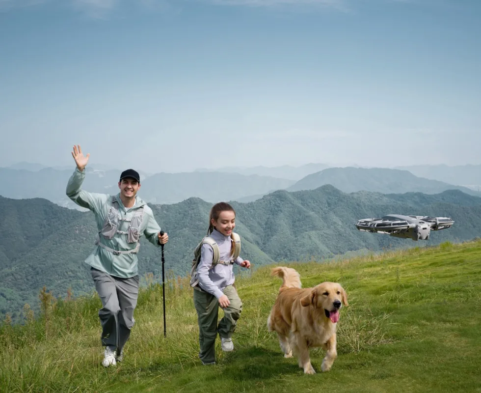 DJI Neo 2 en suivi automatique lors d une randonnée